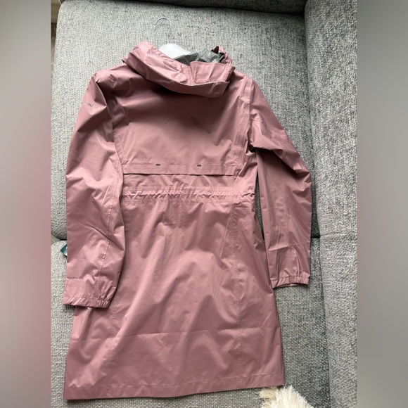 Spring-Ready Columbia Waterproof Rain Jacket – Brand New with Tags! - Picture 12 of 16